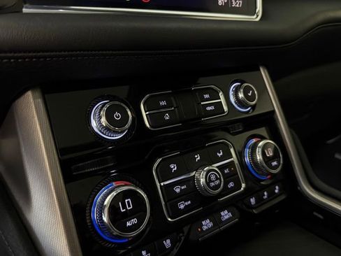 Used 2021 GMC Yukon XL Denali AWD/4WD image 24