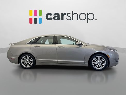 Used 2016 Lincoln MKZ FWD image 6
