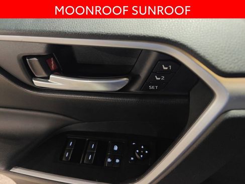 Used 2023 Toyota RAV4 XLE Premium image 6