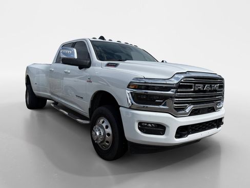 Used 2026 RAM 3500 Laramie w/ Towing Technology Group AWD/4WD image 5