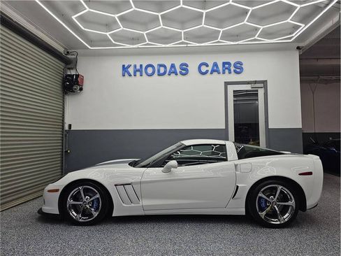 Used 2013 Chevrolet Corvette Grand Sport w/ 4LT Preferred Equipment Group RWD image 2