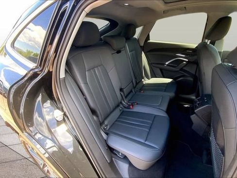 Used 2025 Audi Q5 Premium Plus AWD/4WD image 19