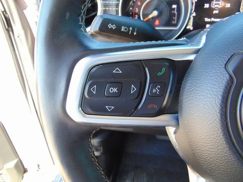 Used 2019 Jeep Wrangler Unlimited Sahara AWD/4WD image 18