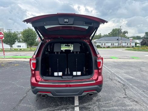 Used 2018 Ford Explorer XLT w/ Equipment Group 202A AWD/4WD image 45