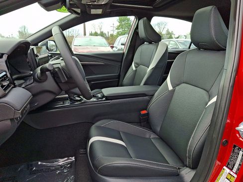 Used 2026 Toyota Camry Hybrid w/ Multimedia Upgrade Package image 13