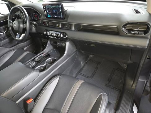 Used 2025 Honda Pilot Touring image 25
