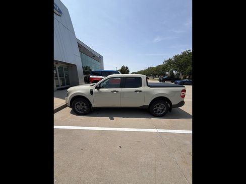 Used 2025 Ford Maverick XLT w/ XLT Luxury Package FWD image 2