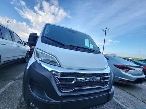 Used 2025 RAM ProMaster 2500 w/ U-Haul Equipment Group FWD image 8