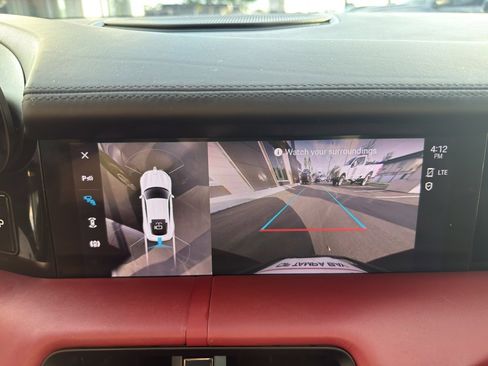 Used 2022 Porsche Taycan image 24