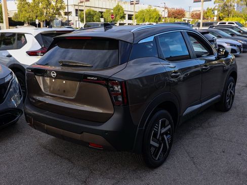 New 2026 Nissan Kicks SV image 4