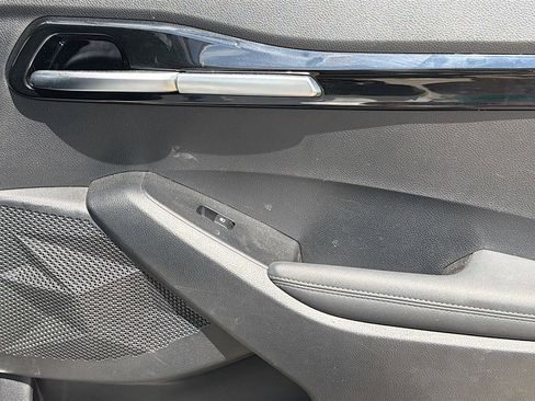 Used 2025 Kia Seltos S FWD image 29