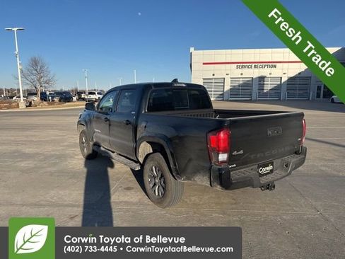 Used 2023 Toyota Tacoma SR5 w/ Technology Package image 6