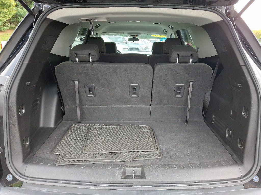 Used 2021 Chevrolet Traverse LS FWD image 29