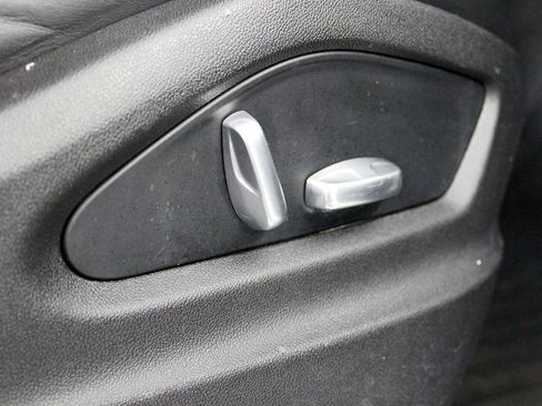 Used 2019 Porsche Cayenne image 43