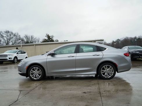 Used 2016 Chrysler 200 Limited image 17