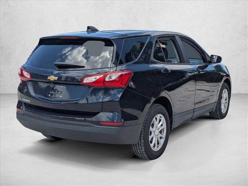 Used 2020 Chevrolet Equinox LS w/ LS Convenience Package FWD image 5