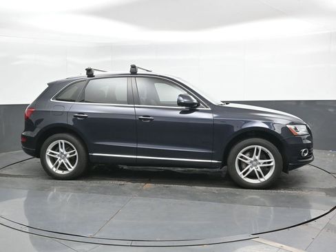 Used 2017 Audi Q5 2.0T Premium Plus w/ Technology Package AWD/4WD image 4