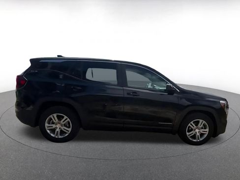 Used 2024 GMC Terrain SLE FWD image 15