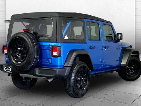 Used 2025 Jeep Wrangler Unlimited Sport AWD/4WD image 13