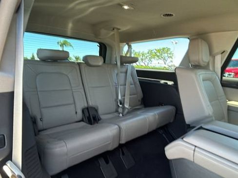 Used 2023 Lincoln Navigator L Reserve AWD/4WD image 14