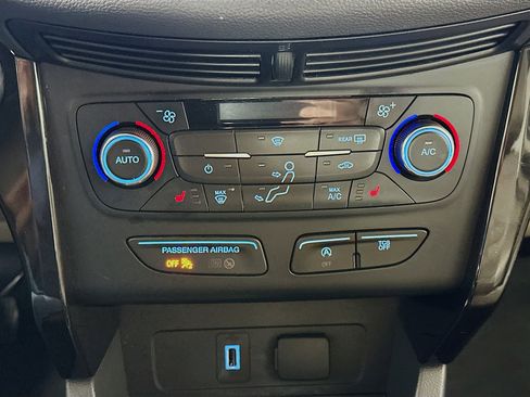 Used 2017 Ford Escape Titanium image 23