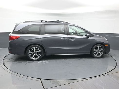Certified 2022 Honda Odyssey Touring image 8