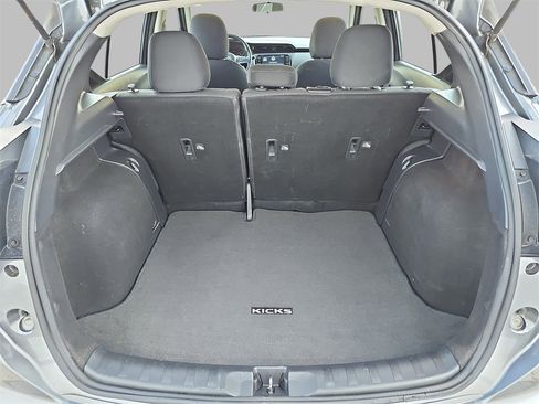 Used 2021 Nissan Kicks SV image 12