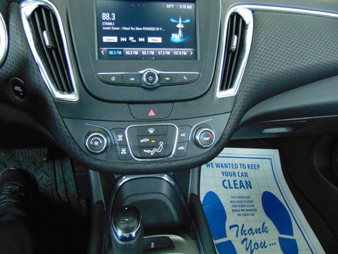 Used 2016 Chevrolet Malibu LT image 12