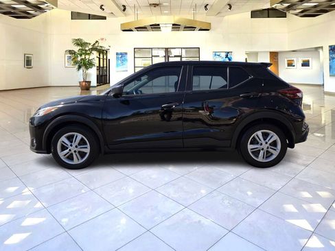 Used 2022 Nissan Kicks S w/ Interior Electronics Package FWD image 8