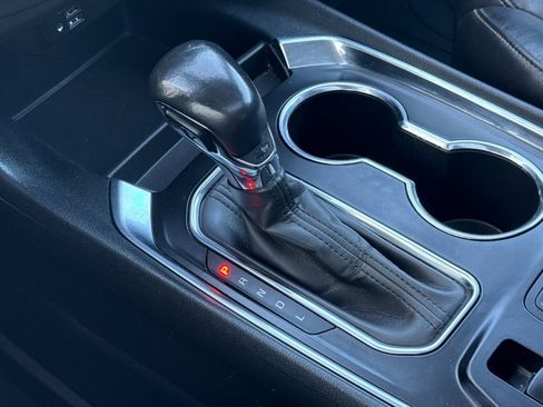 Used 2021 Chevrolet Traverse LT w/ LT Premium Package image 20