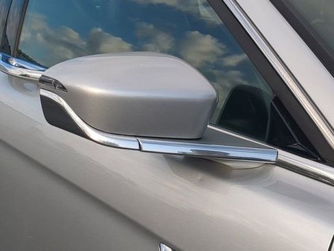 Used 2019 Lincoln Continental Premiere image 12