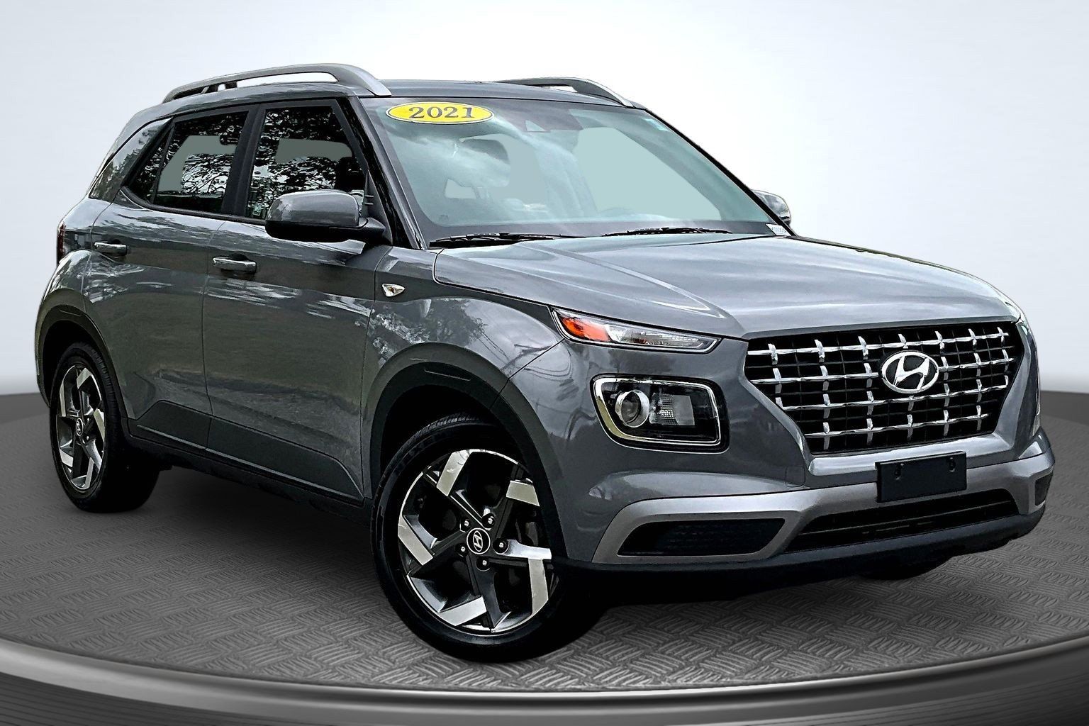 Used 2021 Hyundai Venue SEL w/ Cargo Package FWD image 2