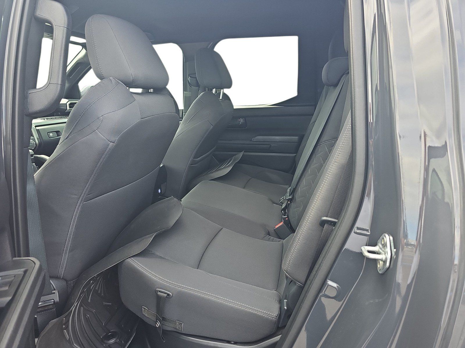 Used 2024 Toyota Tacoma SR5 AWD/4WD image 11