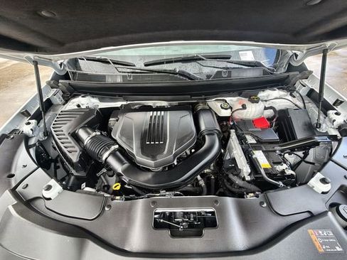 Used 2025 Chevrolet Traverse High Country w/ LPO, Floor Liner Package FWD image 29