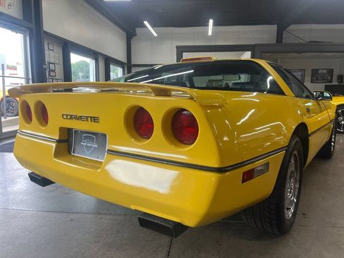 Used 1988 Chevrolet Corvette Coupe RWD image 13