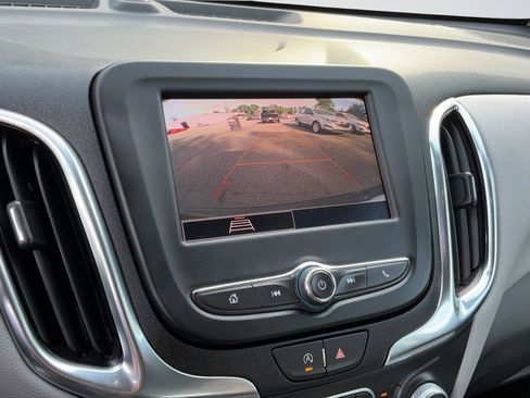 Used 2024 Chevrolet Equinox LS w/ Driver Confidence II Package FWD image 17