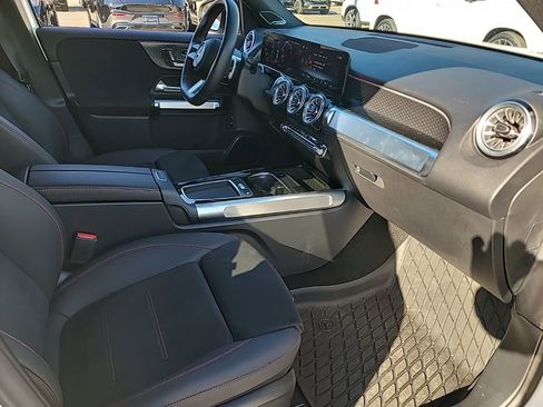 Used 2025 Mercedes-Benz GLB 250 image 15