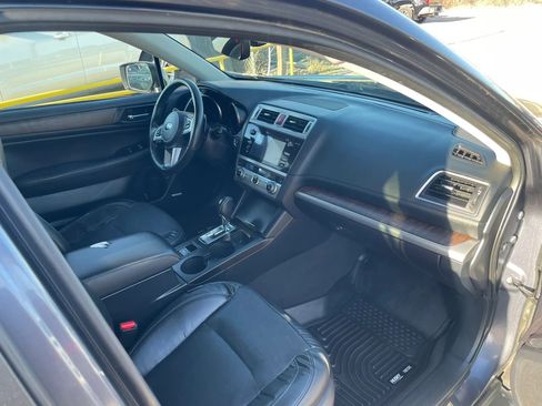 Used 2017 Subaru Outback 3.6R Limited image 10