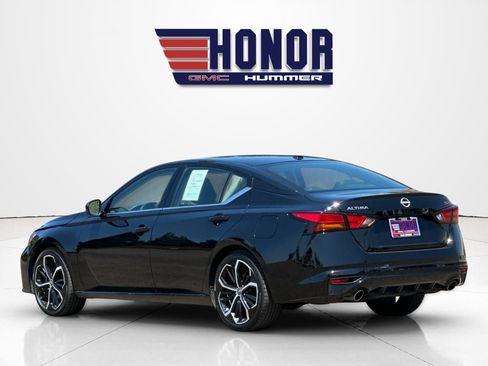 Used 2024 Nissan Altima 2.5 SR FWD image 6