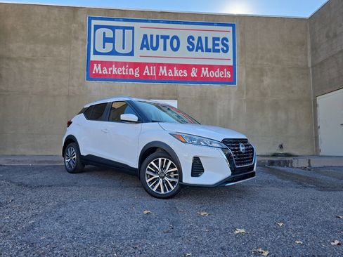 Used 2024 Nissan Kicks SV image 1