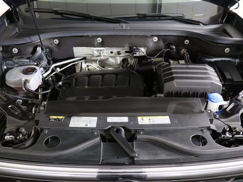 Used 2024 Volkswagen Atlas Cross Sport SE image 24