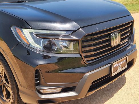 Used 2023 Honda Ridgeline Black Edition image 12