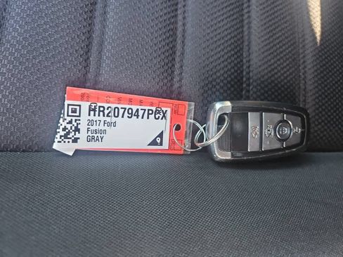 Used 2017 Ford Fusion SE FWD image 20