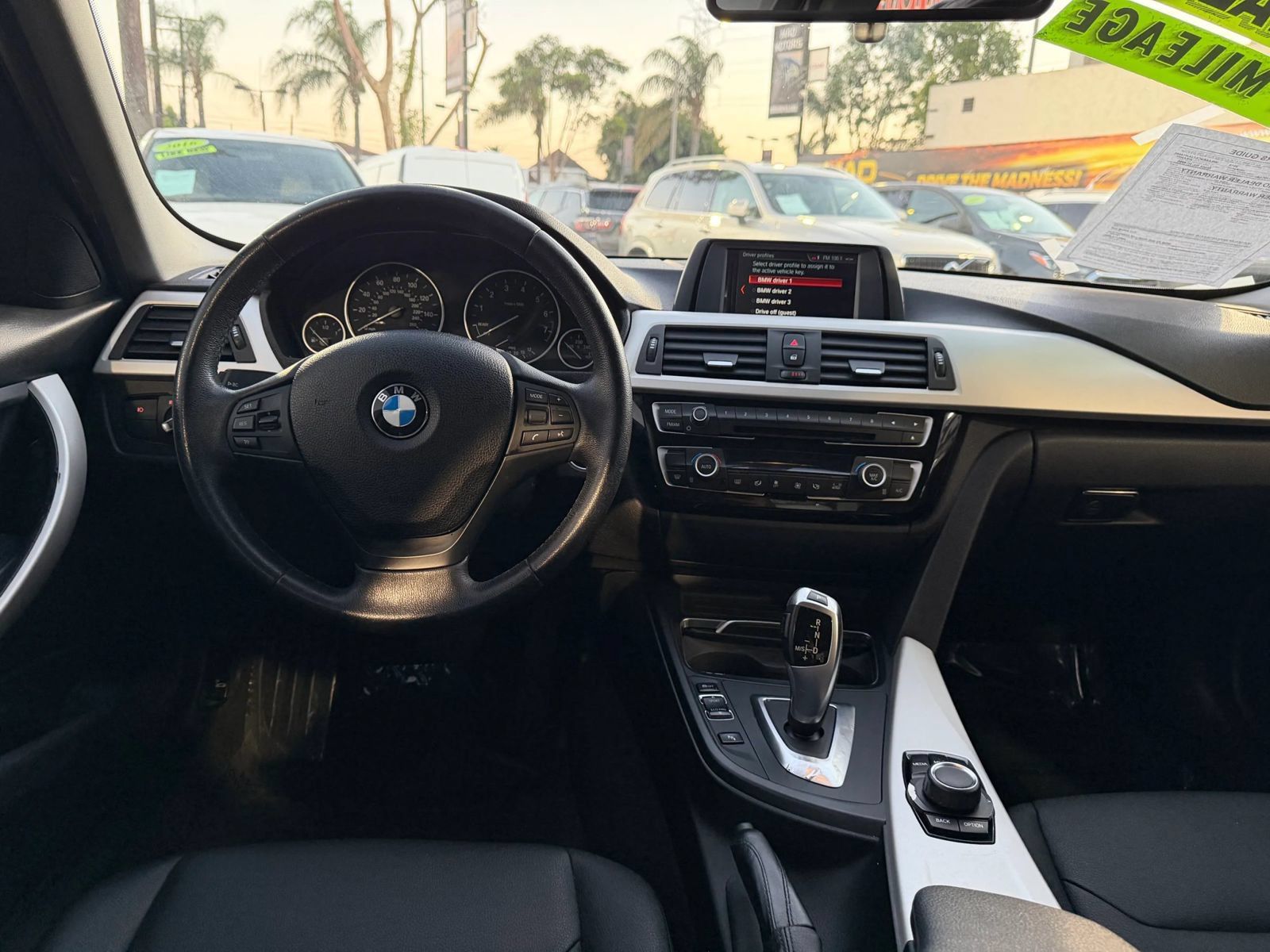 Used 2018 BMW 320i Sedan RWD image 11