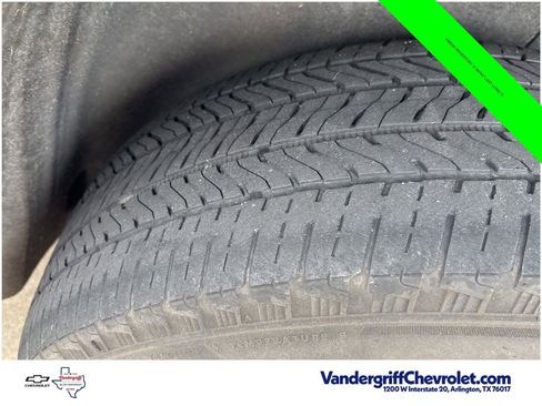 Used 2023 Chevrolet Traverse LS FWD image 5