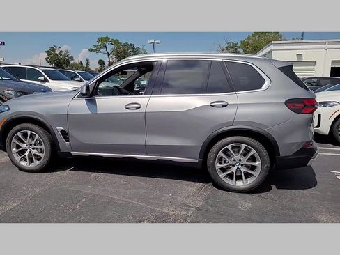 New 2026 BMW X5 xDrive40i w/ Parking Assistance Package image 13