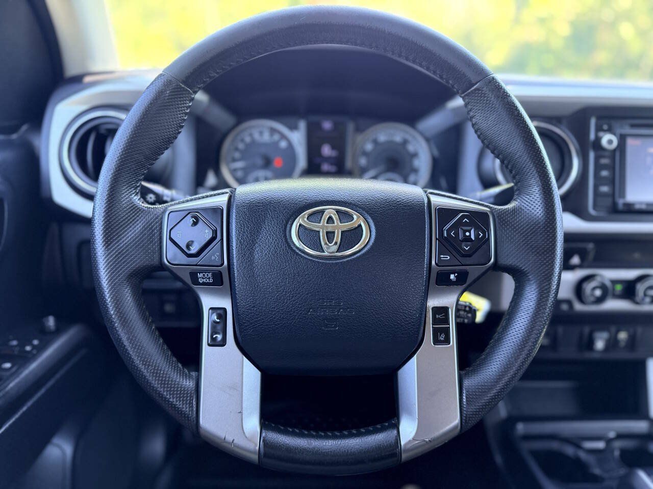 Used 2019 Toyota Tacoma SR5 RWD image 18