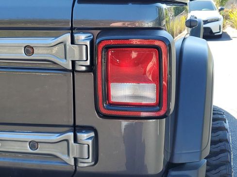 Used 2019 Jeep Wrangler Unlimited Sport S image 27