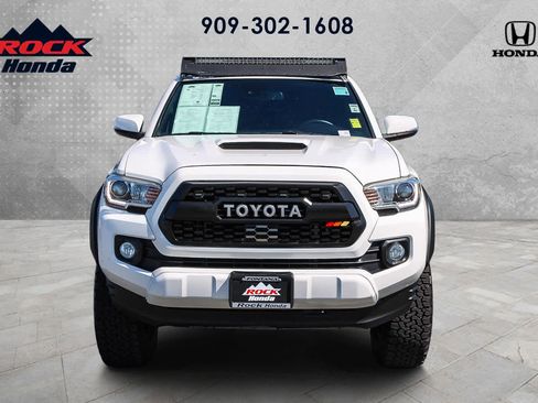 Used 2020 Toyota Tacoma TRD Sport w/ Technology Package AWD/4WD image 2