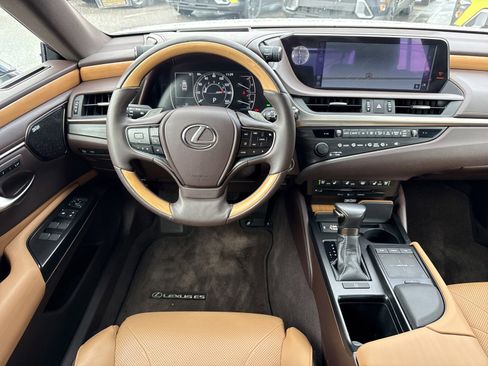 Used 2019 Lexus ES 350 Ultra Luxury FWD image 16
